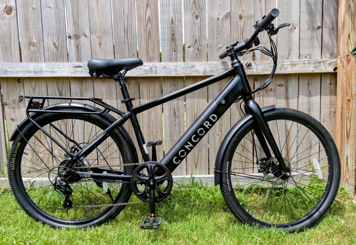 Walmart Concord Commutr 26 inch electric bike in black, side profile