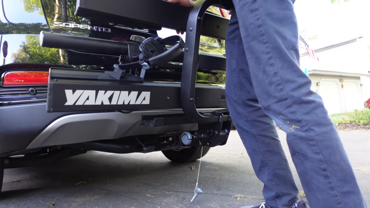 Underside of the Yakima OnRamp LX showing the tray mounting bolts