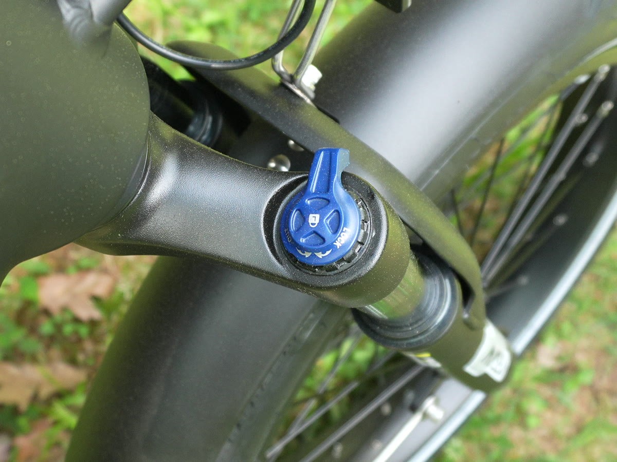 Engwe L20 3.0 suspension fork lockout dial