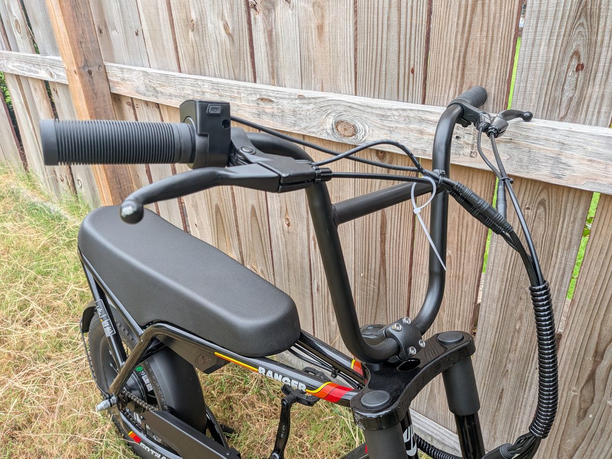 Gotrax Ranger 16 cockpit and seat from above