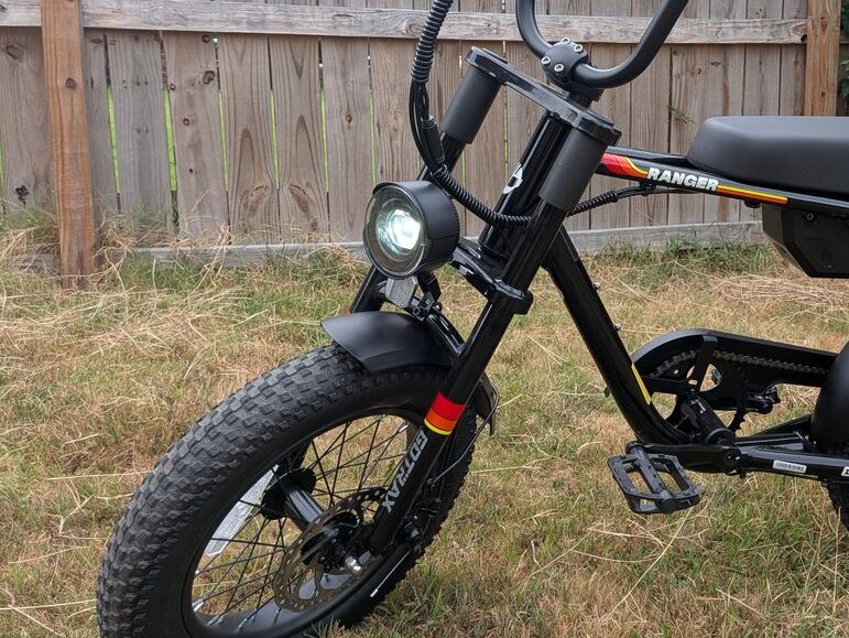 Gotrax Ranger 16 front three quarter view