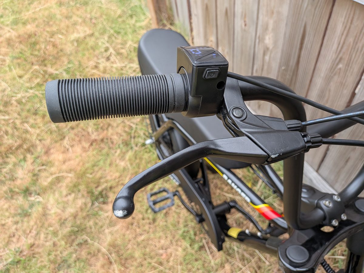 Gotrax Ranger 16 LED display showing speed and battery