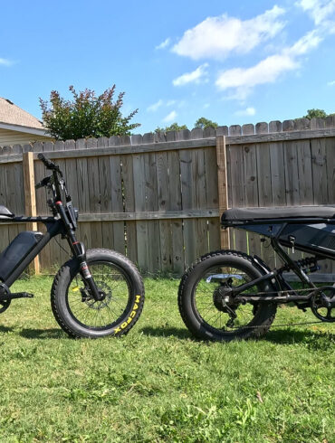 Macfox X2 and Juiced Scrambler Full Suspension parked side by side for comparison