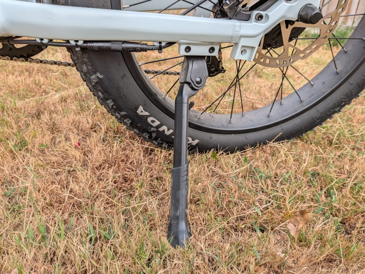 Vorsa FT rear-mounted kickstand