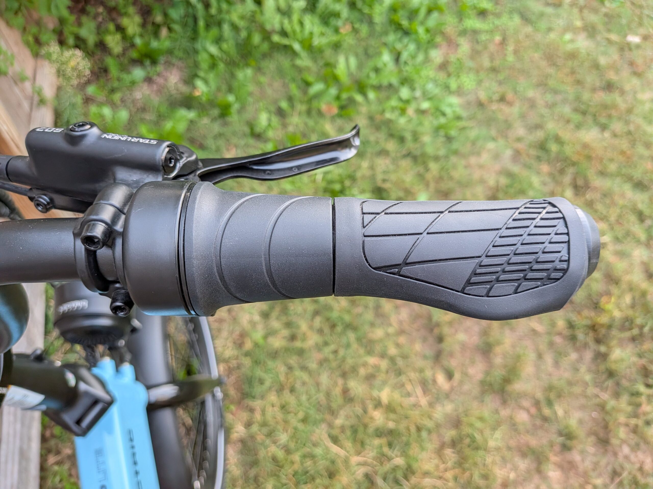 Lectric XP Lite 3 locking grip and twist throttle